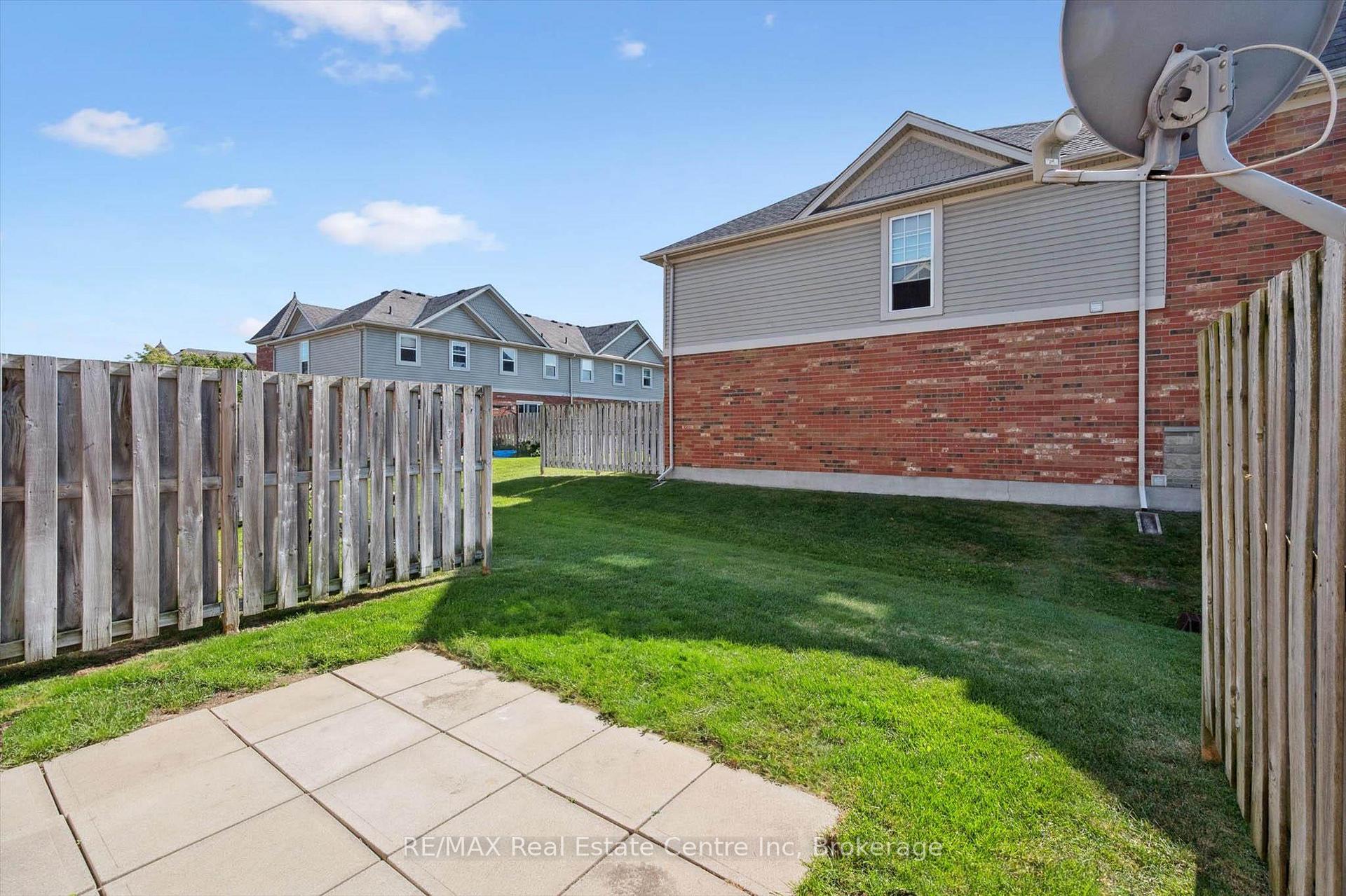 Photo 19 of Unit 36, 124 Gosling Gardens, Guelph, Clairfields/Hanlon Business Park — HOMEH