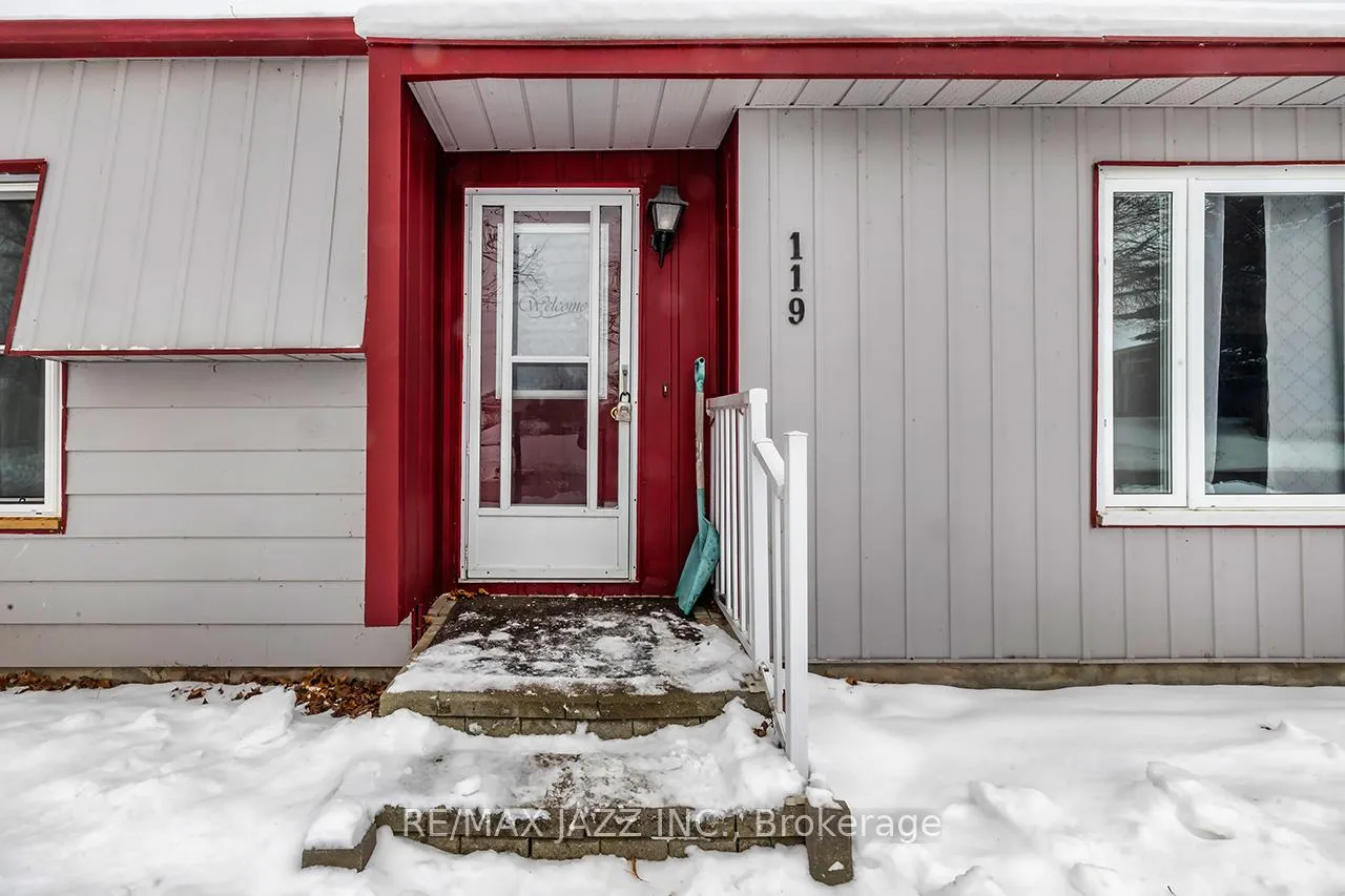 Photo 4 of 119 Wilmot Trail, Clarington, Bowmanville — HOMEH