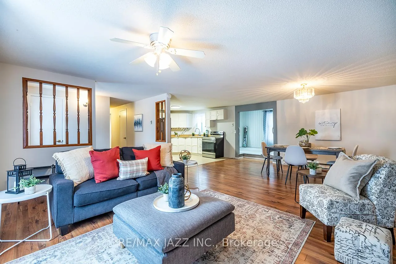 Photo 12 of 119 Wilmot Trail, Clarington, Bowmanville — HOMEH