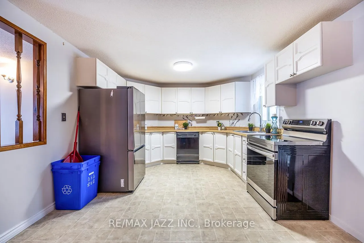 Photo 22 of 119 Wilmot Trail, Clarington, Bowmanville — HOMEH