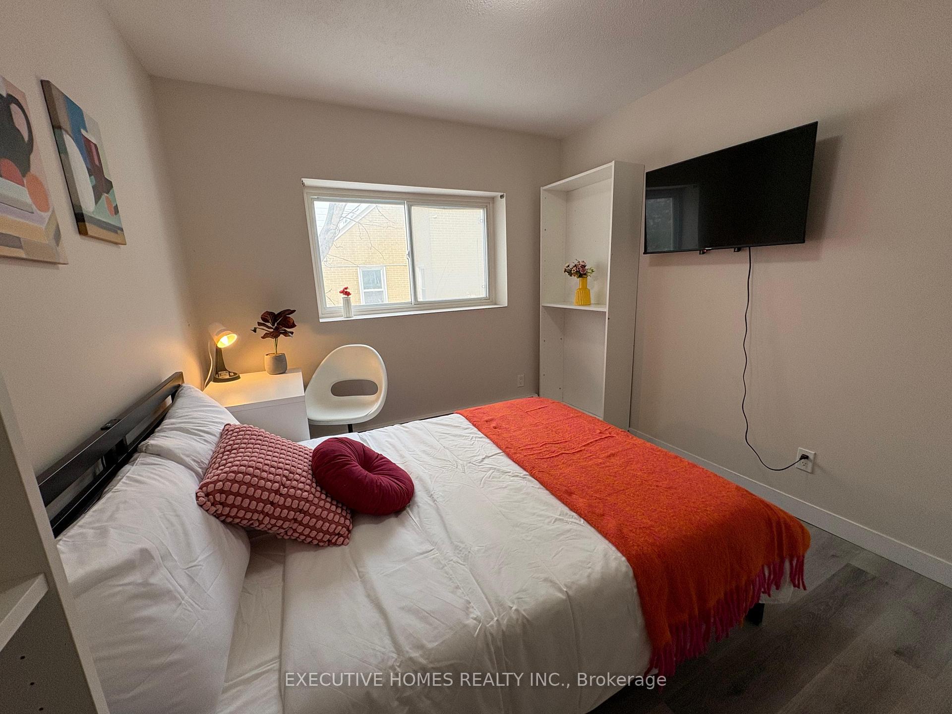 Photo 7 of Unit 8, 303 King Street N, Waterloo — HOMEH