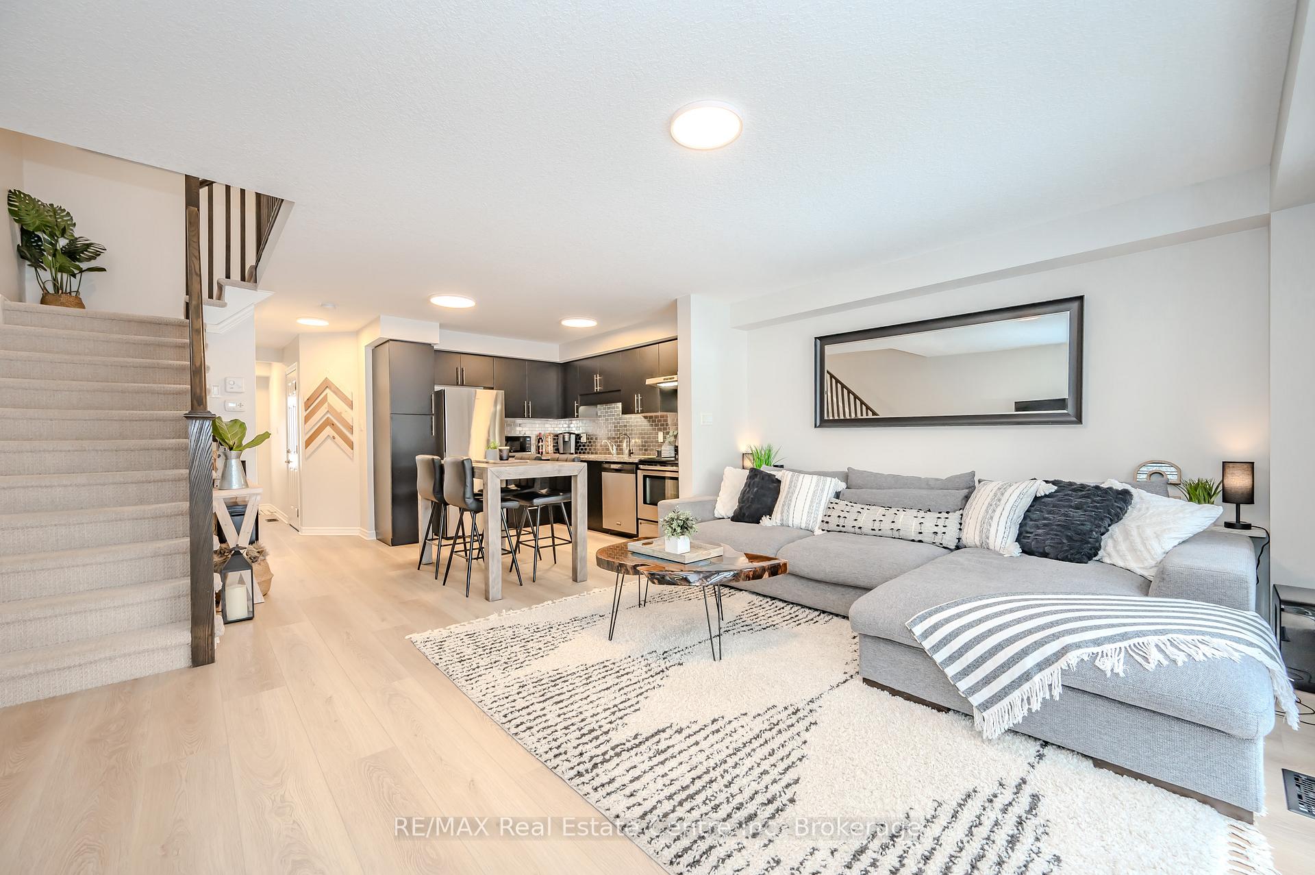 Photo 11 of 5 Arlington Crescent, Guelph, Pineridge/Westminster Woods — HOMEH