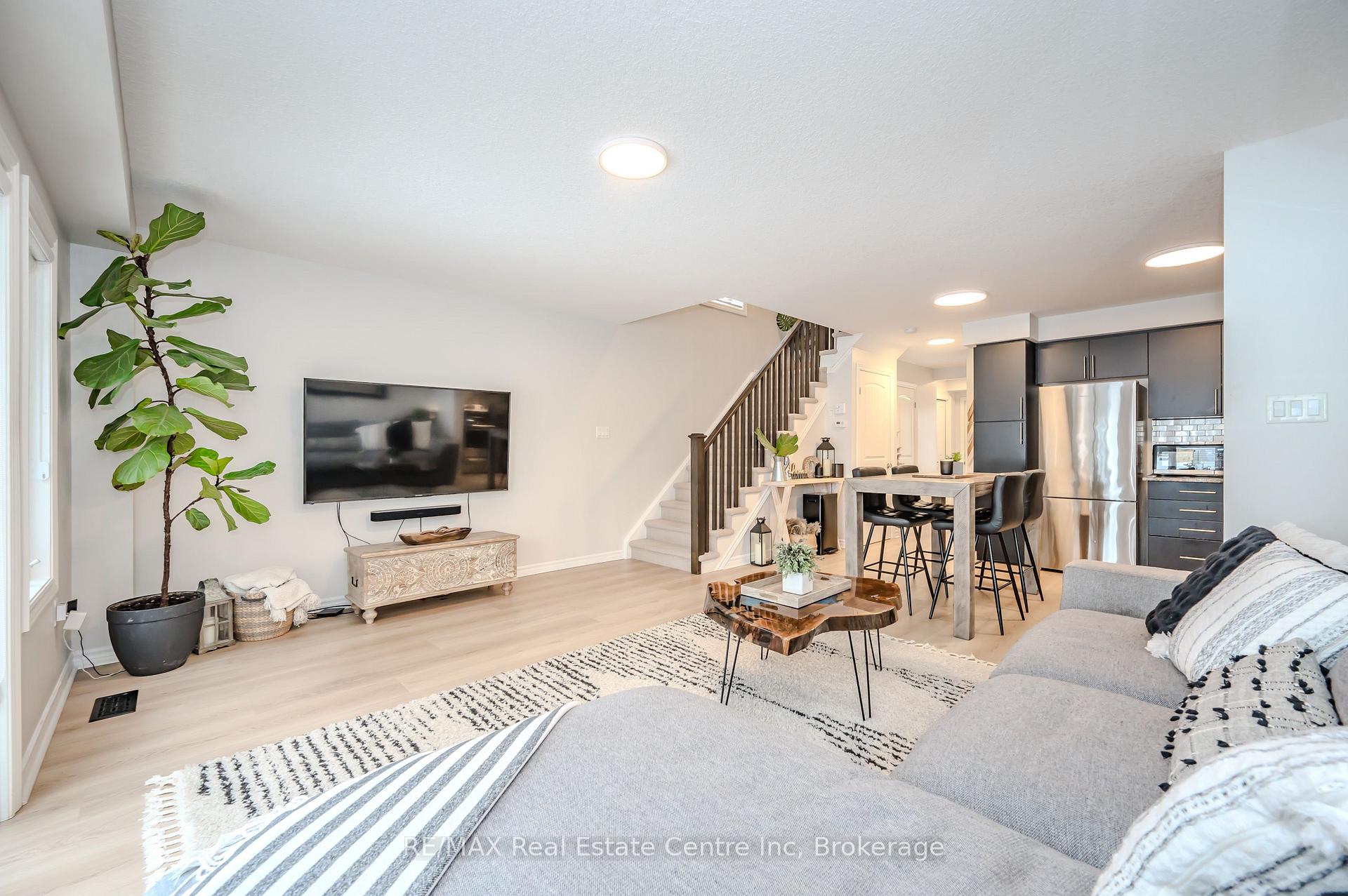 Photo 12 of 5 Arlington Crescent, Guelph, Pineridge/Westminster Woods — HOMEH