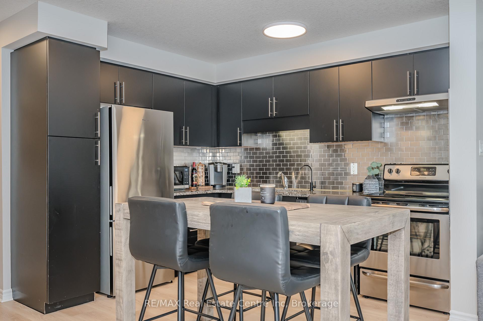 Photo 14 of 5 Arlington Crescent, Guelph, Pineridge/Westminster Woods — HOMEH