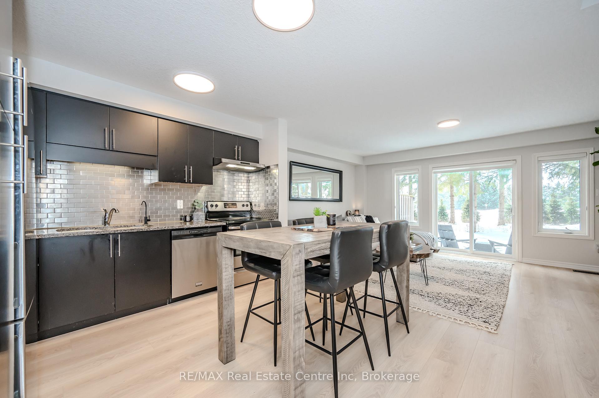 Photo 16 of 5 Arlington Crescent, Guelph, Pineridge/Westminster Woods — HOMEH