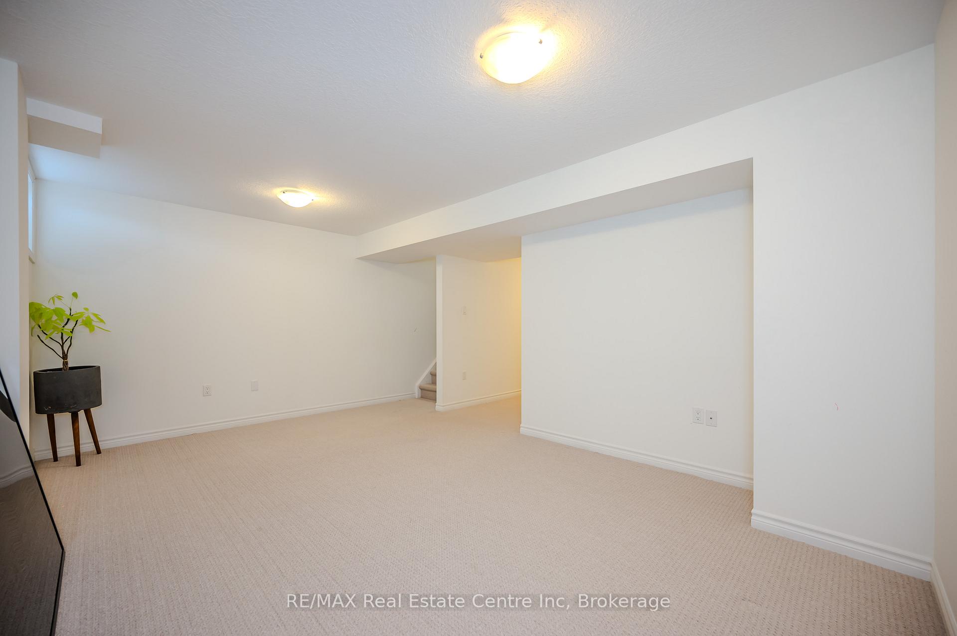 Photo 31 of 5 Arlington Crescent, Guelph, Pineridge/Westminster Woods — HOMEH