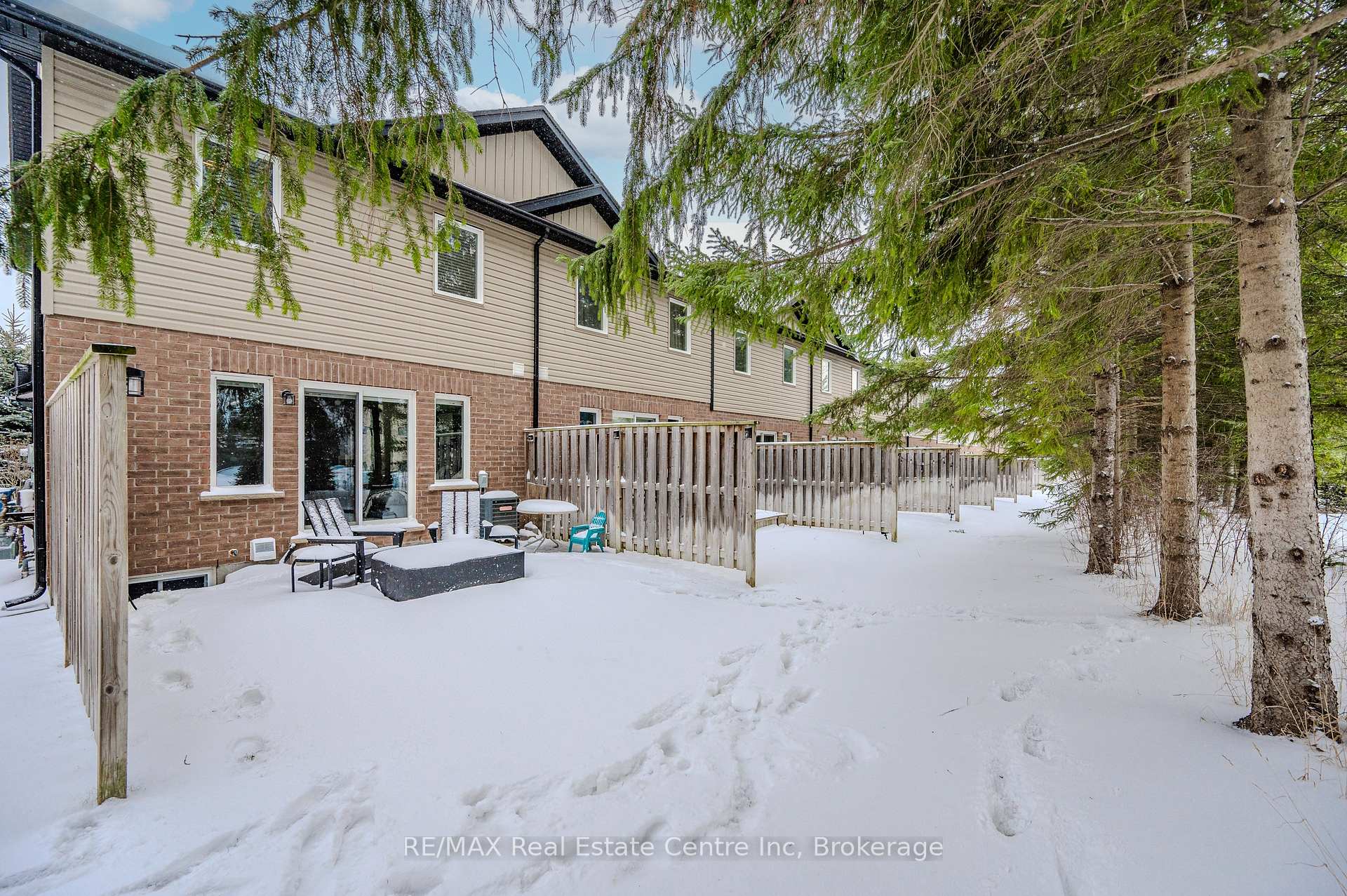 Photo 39 of 5 Arlington Crescent, Guelph, Pineridge/Westminster Woods — HOMEH