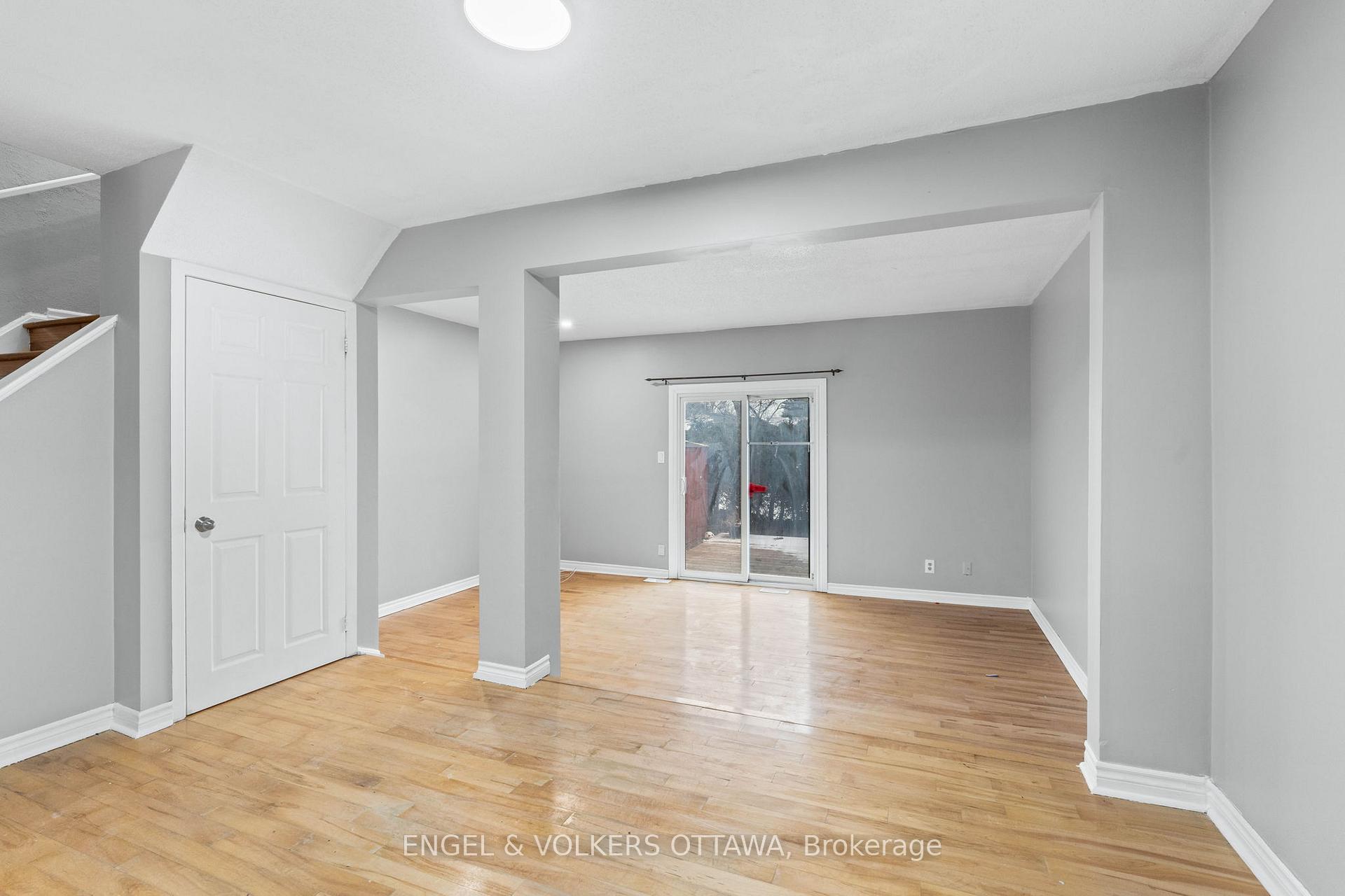 Photo 8 of 92 Barrow Crescent, Ottawa, Kanata - Katimavik — HOMEH