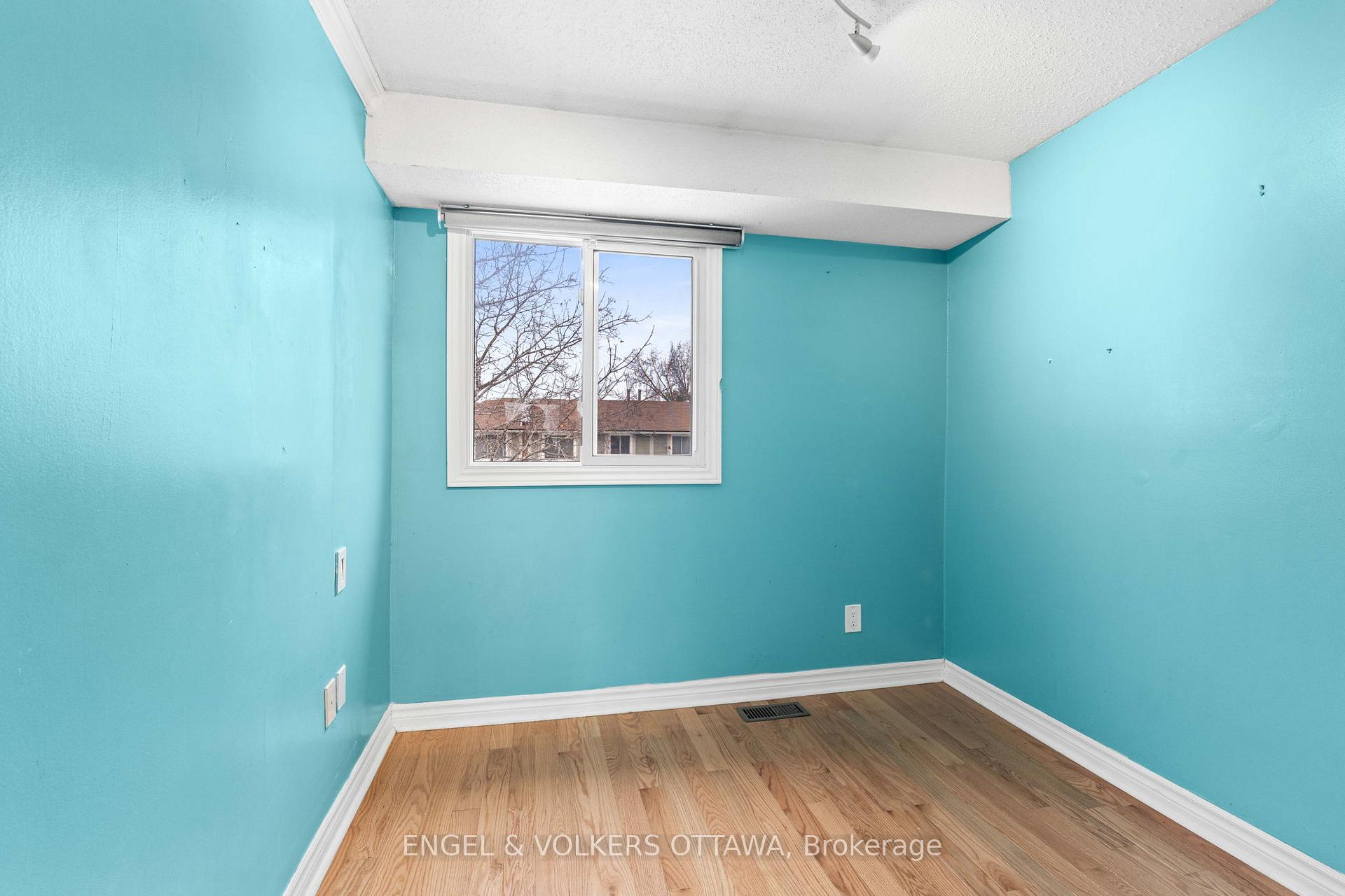 Photo 18 of 92 Barrow Crescent, Ottawa, Kanata - Katimavik — HOMEH