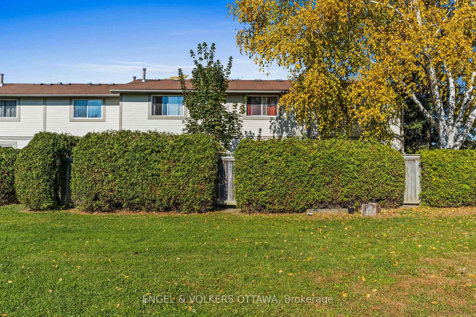 Photo 21 of 92 Barrow Crescent, Ottawa, Kanata - Katimavik — HOMEH