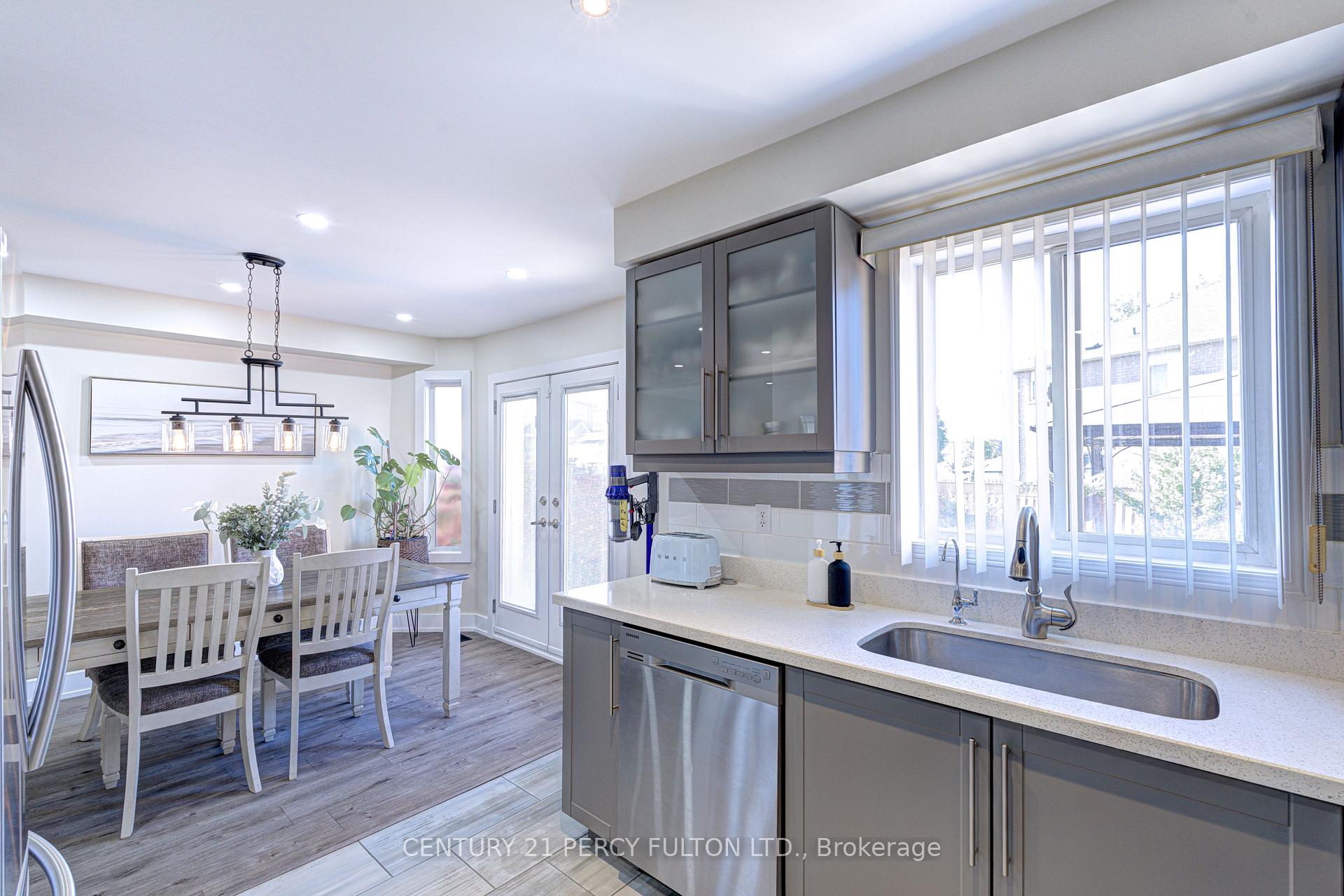 Photo 11 of 4 Dunlop Court, Brampton, Fletcher's Meadow — HOMEH