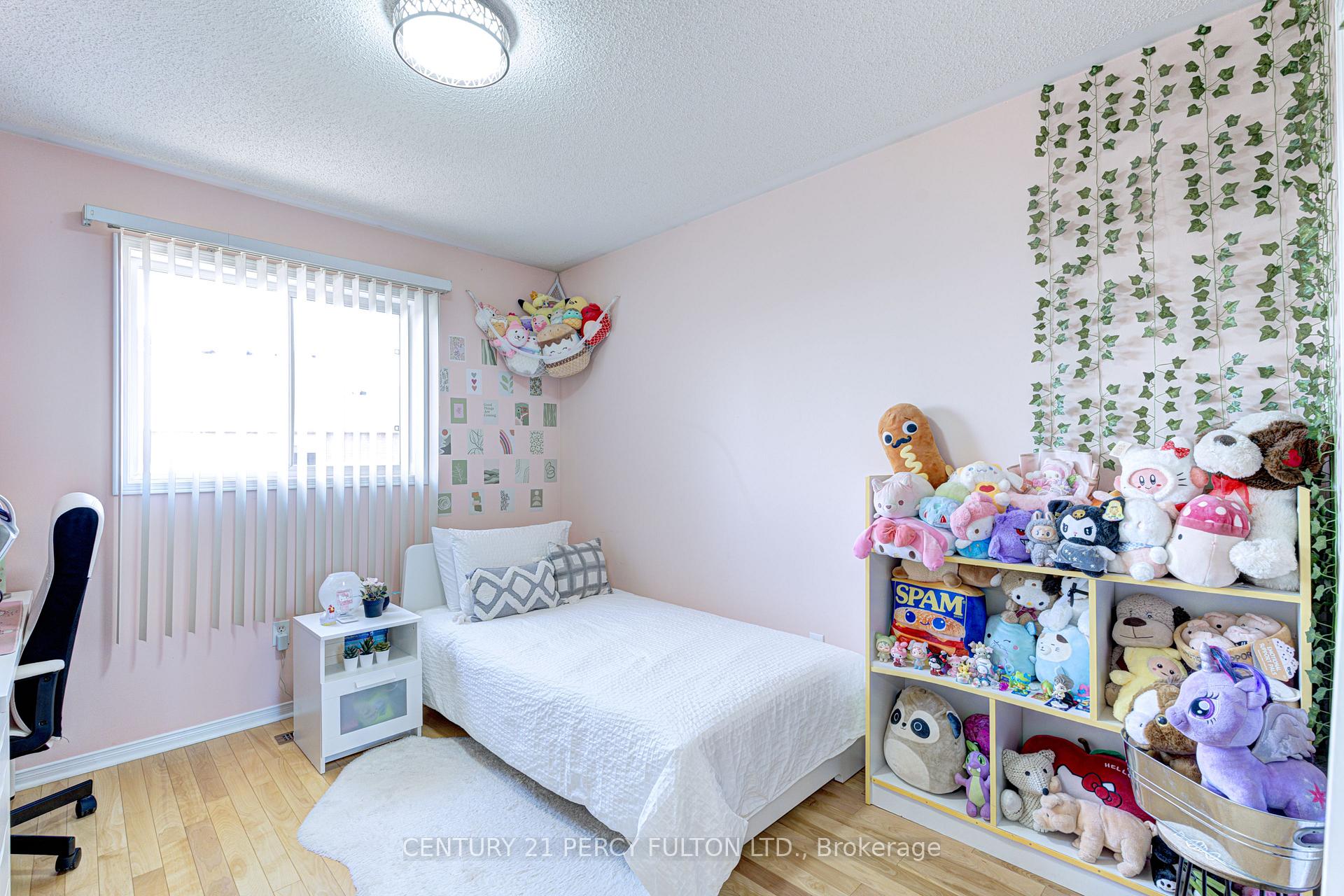 Photo 12 of 4 Dunlop Court, Brampton, Fletcher's Meadow — HOMEH