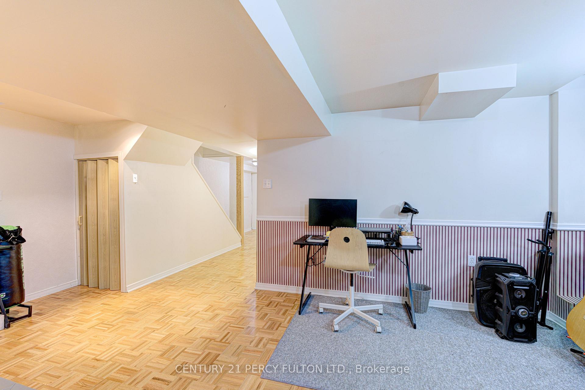 Photo 14 of 4 Dunlop Court, Brampton, Fletcher's Meadow — HOMEH