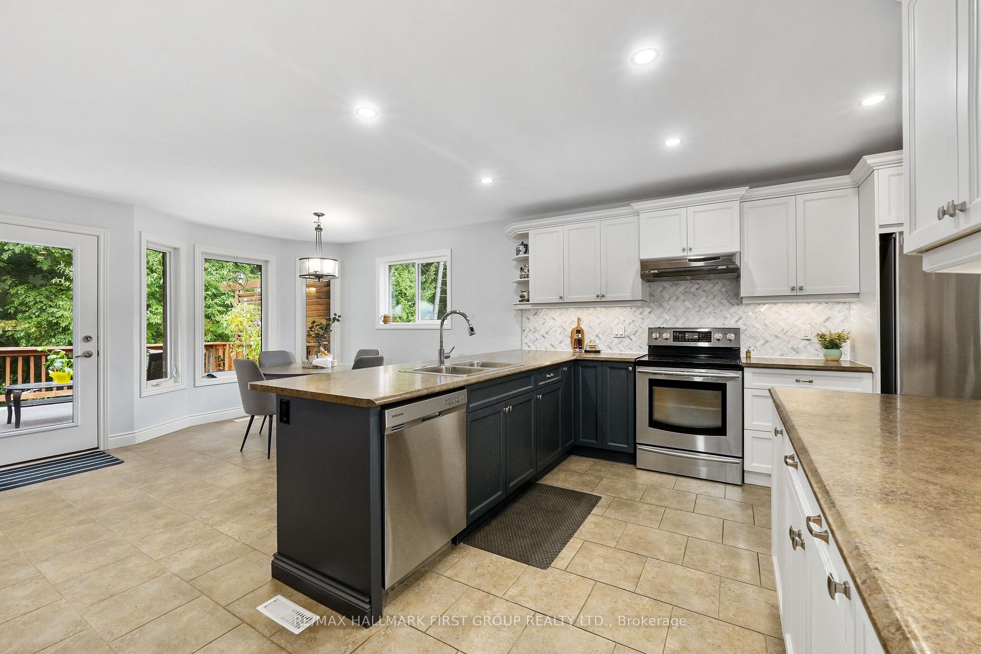 Photo 15 of 29 Algonquin Avenue, Brighton — HOMEH