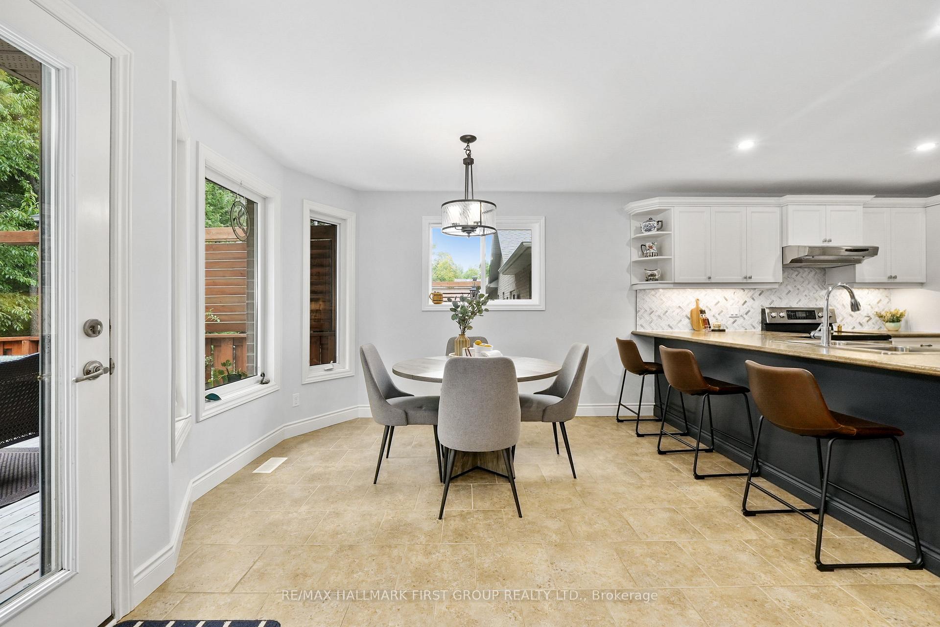 Photo 16 of 29 Algonquin Avenue, Brighton — HOMEH