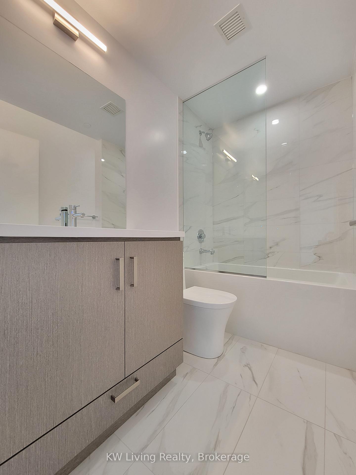 Photo 2 of Unit 703, 38 Honeycrisp Crescent, Vaughan, Vaughan Corporate Centre — HOMEH