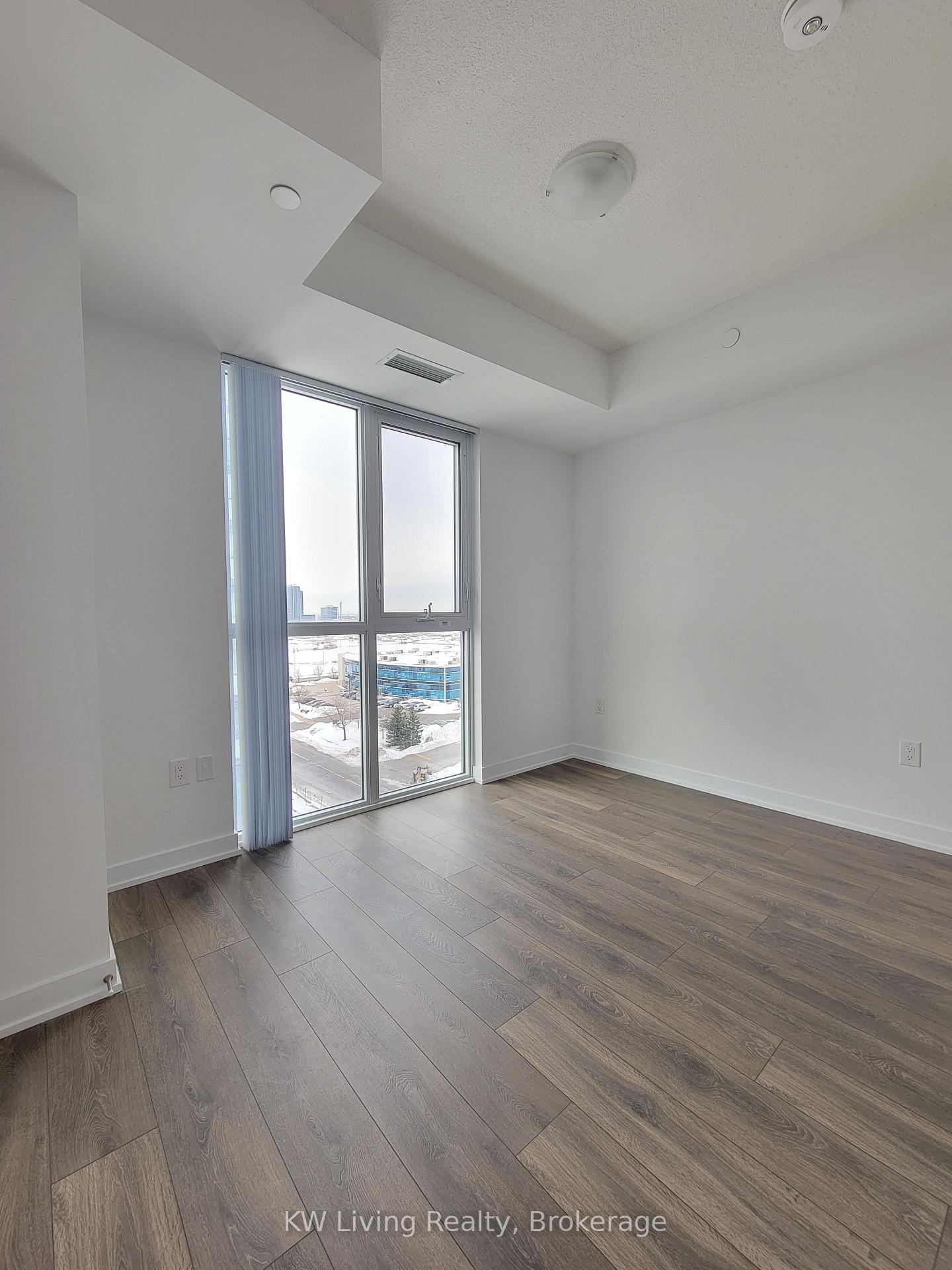 Photo 3 of Unit 703, 38 Honeycrisp Crescent, Vaughan, Vaughan Corporate Centre — HOMEH
