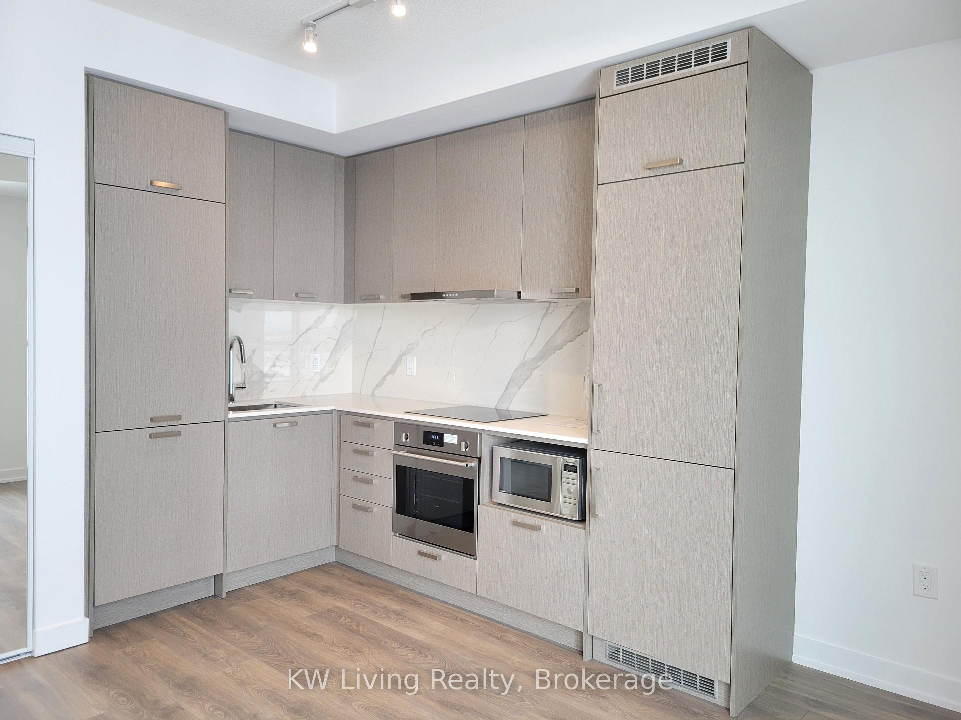 Photo 7 of Unit 703, 38 Honeycrisp Crescent, Vaughan, Vaughan Corporate Centre — HOMEH