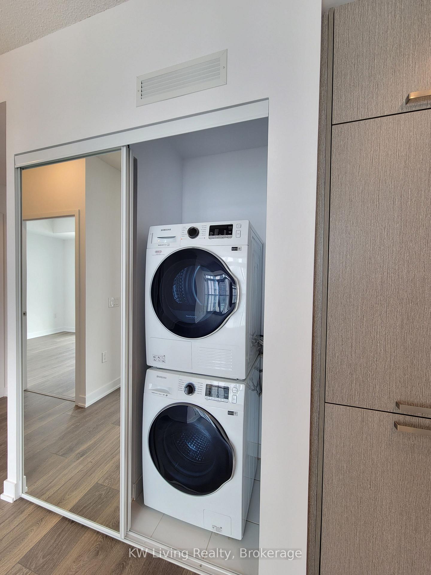 Photo 9 of Unit 703, 38 Honeycrisp Crescent, Vaughan, Vaughan Corporate Centre — HOMEH