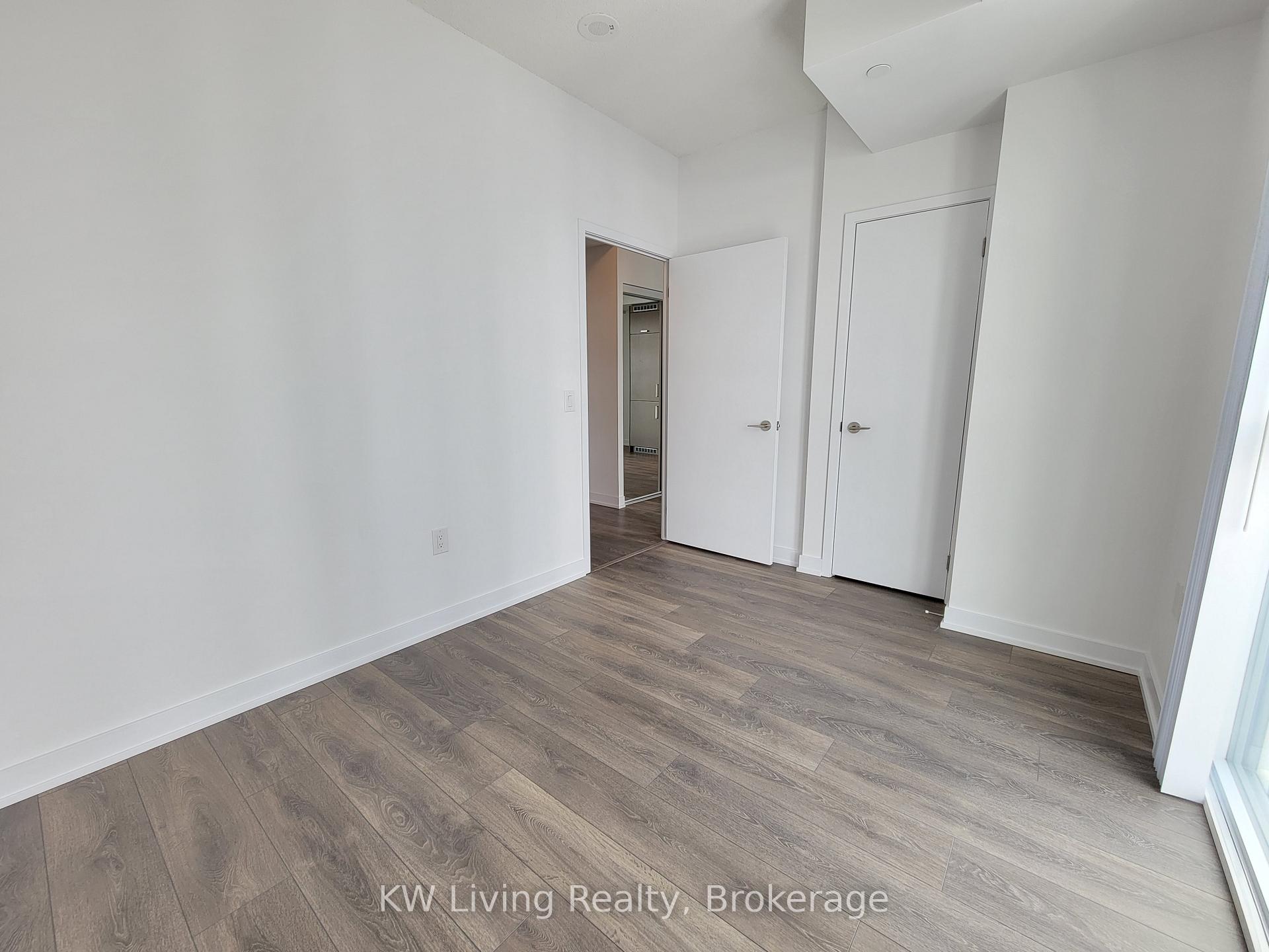 Photo 10 of Unit 703, 38 Honeycrisp Crescent, Vaughan, Vaughan Corporate Centre — HOMEH