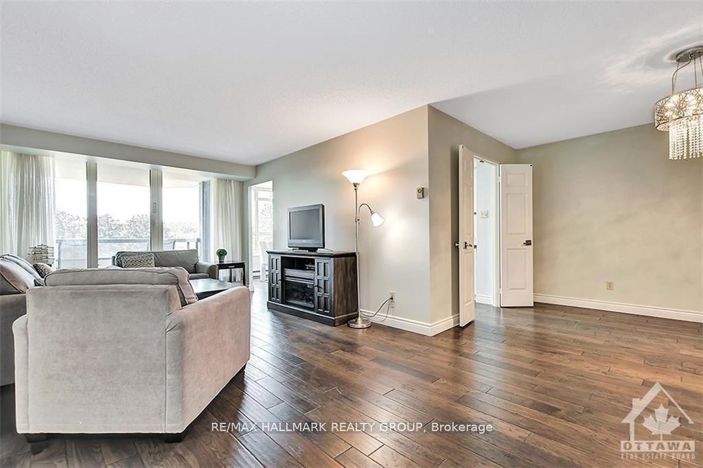 Photo 5 of Unit 306, 1510 Riverside Drive, Ottawa, Riverview Park — HOMEH