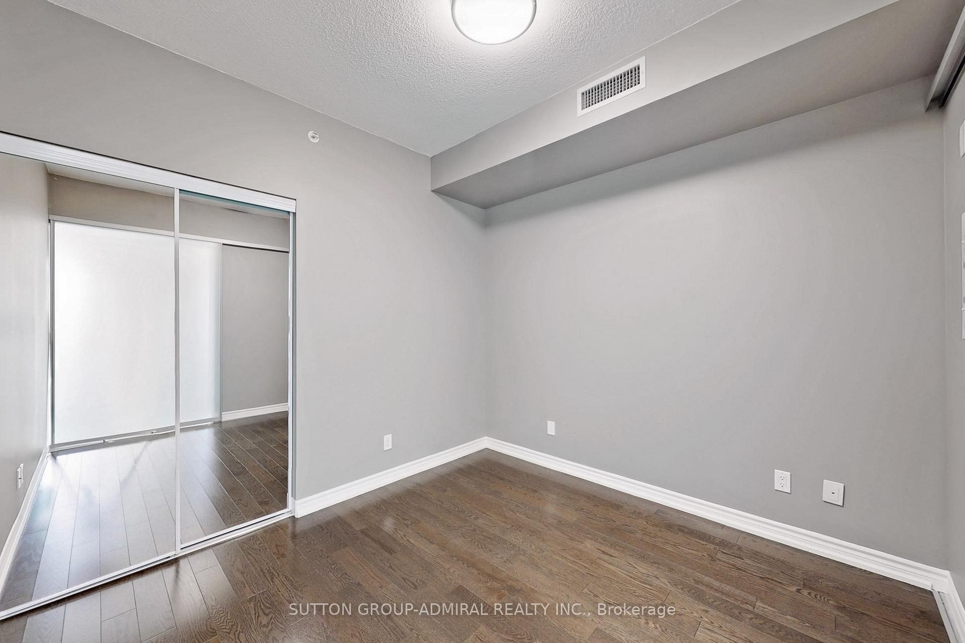 Photo 9 of Unit 502, 23 Glebe Road W, Toronto, Yonge-Eglinton — HOMEH