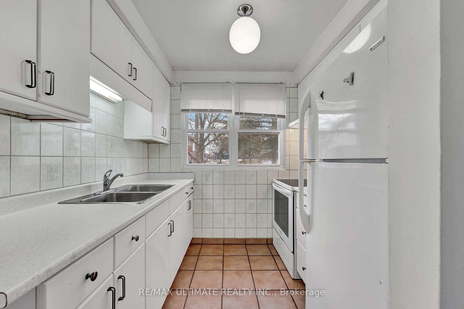 Front of Unit D, 207 North Park Street