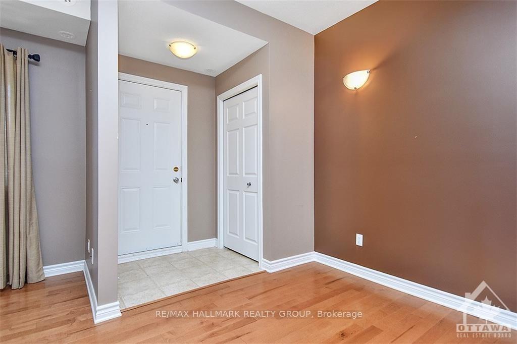 Photo 3 of Unit B, 139 Harthill Way, Ottawa, Barrhaven - Heritage Park — HOMEH