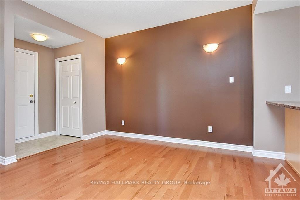 Photo 4 of Unit B, 139 Harthill Way, Ottawa, Barrhaven - Heritage Park — HOMEH