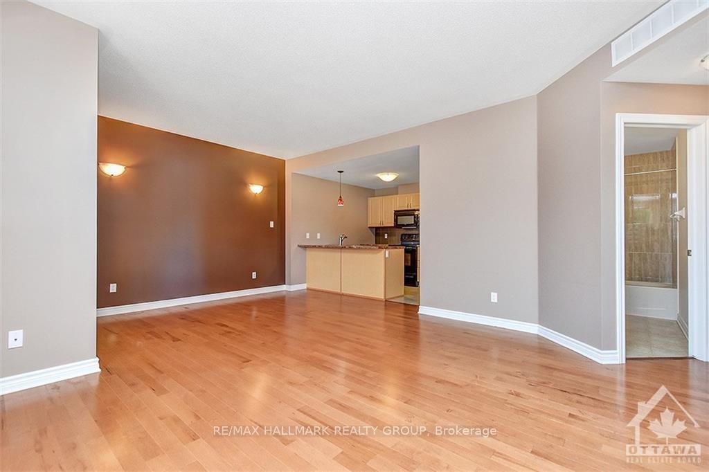 Photo 5 of Unit B, 139 Harthill Way, Ottawa, Barrhaven - Heritage Park — HOMEH