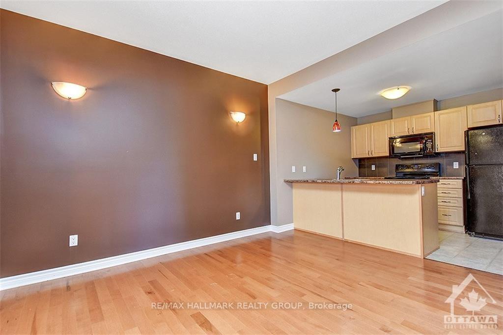 Photo 6 of Unit B, 139 Harthill Way, Ottawa, Barrhaven - Heritage Park — HOMEH