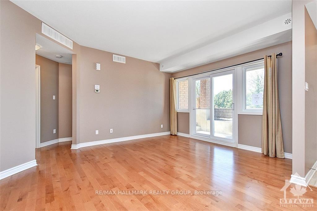 Photo 7 of Unit B, 139 Harthill Way, Ottawa, Barrhaven - Heritage Park — HOMEH