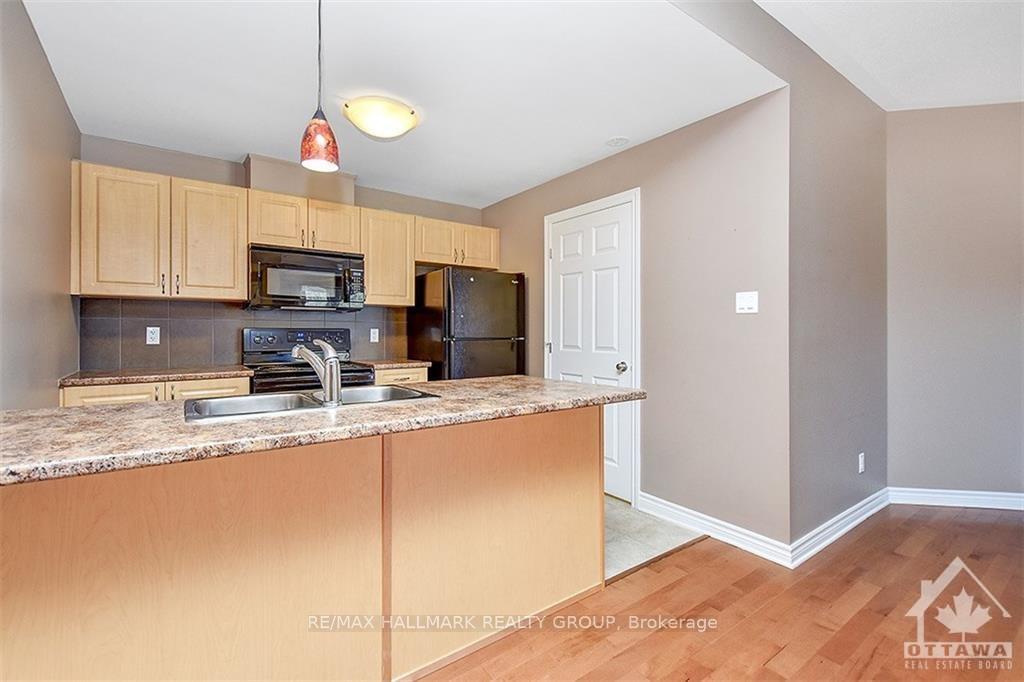 Photo 9 of Unit B, 139 Harthill Way, Ottawa, Barrhaven - Heritage Park — HOMEH
