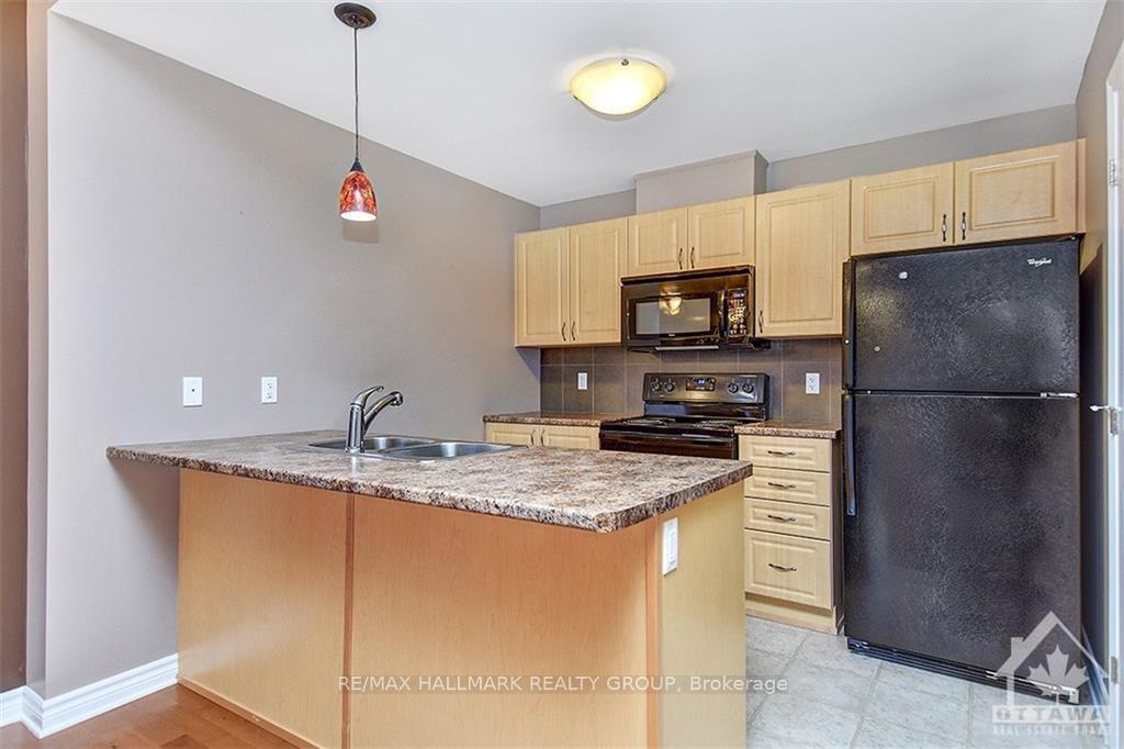 Photo 11 of Unit B, 139 Harthill Way, Ottawa, Barrhaven - Heritage Park — HOMEH
