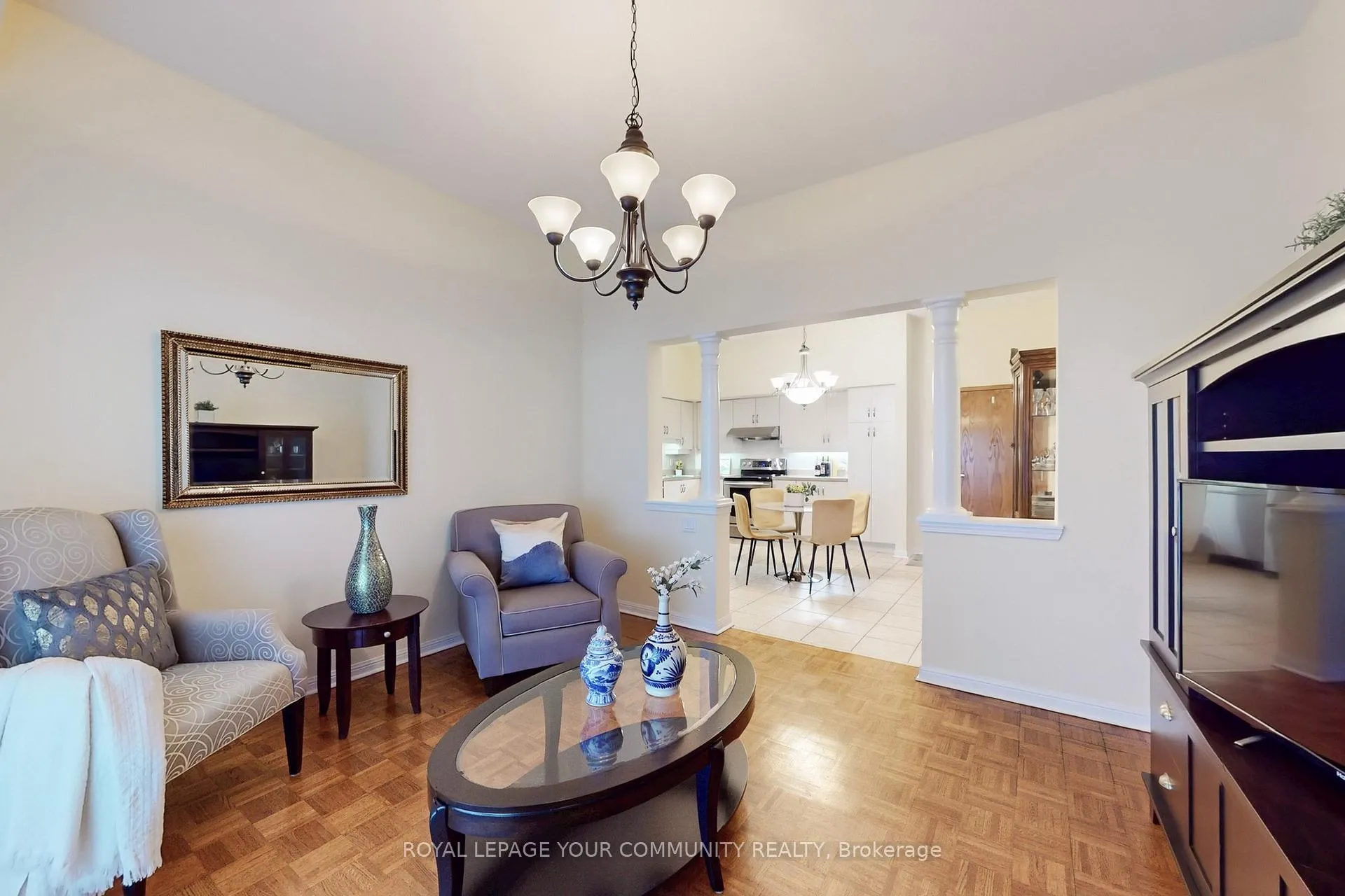 Photo 3 of Unit 114, 2502 Rutherford Road, Vaughan, Maple — HOMEH