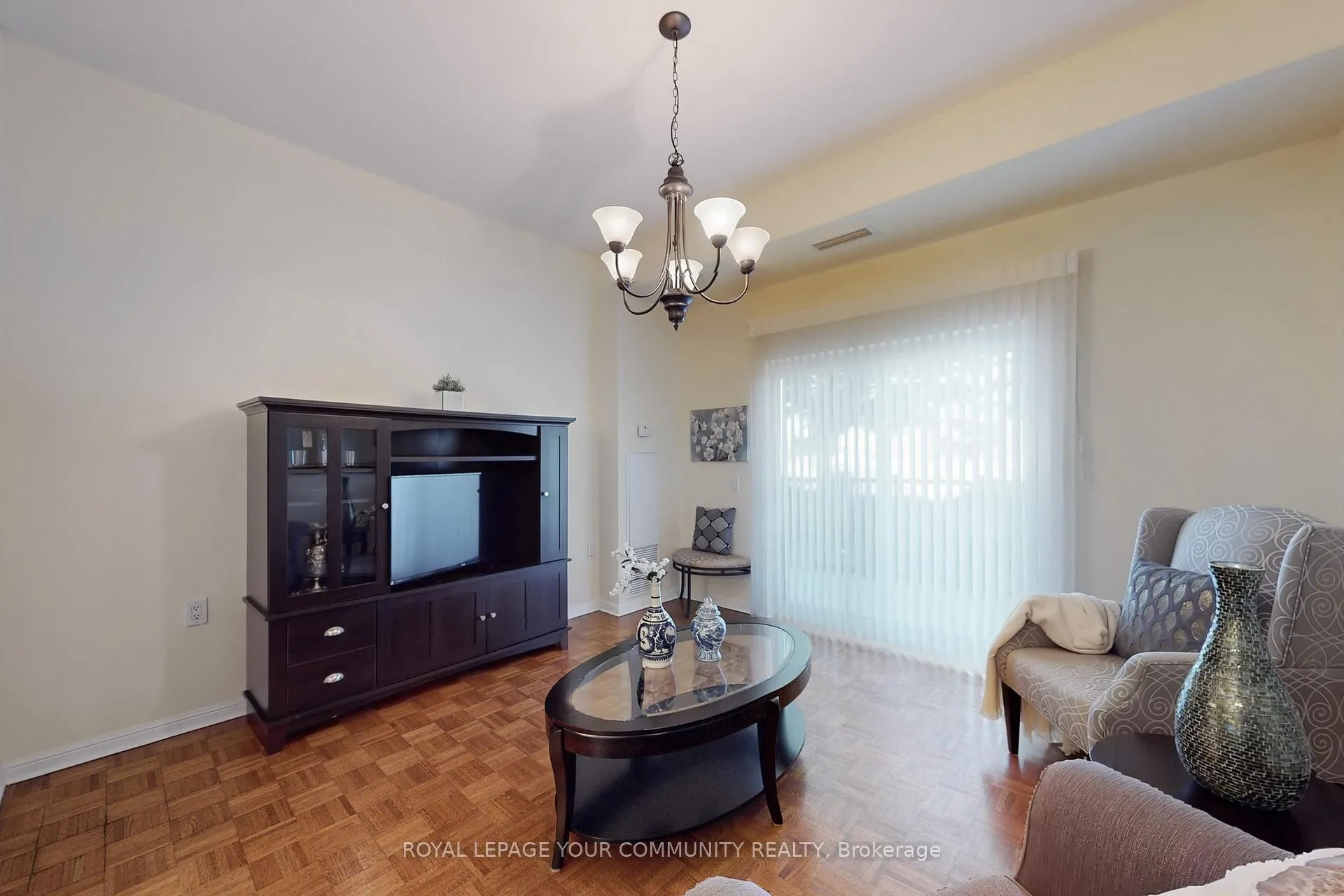 Photo 4 of Unit 114, 2502 Rutherford Road, Vaughan, Maple — HOMEH