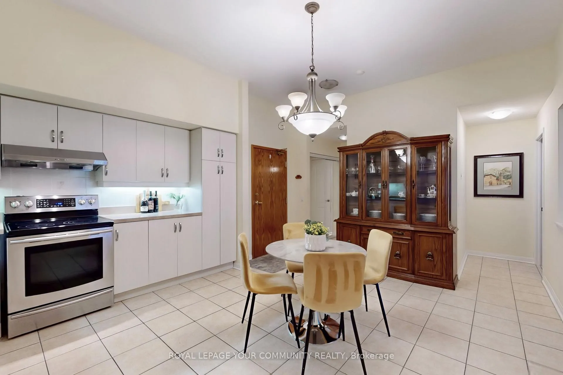 Photo 10 of Unit 114, 2502 Rutherford Road, Vaughan, Maple — HOMEH