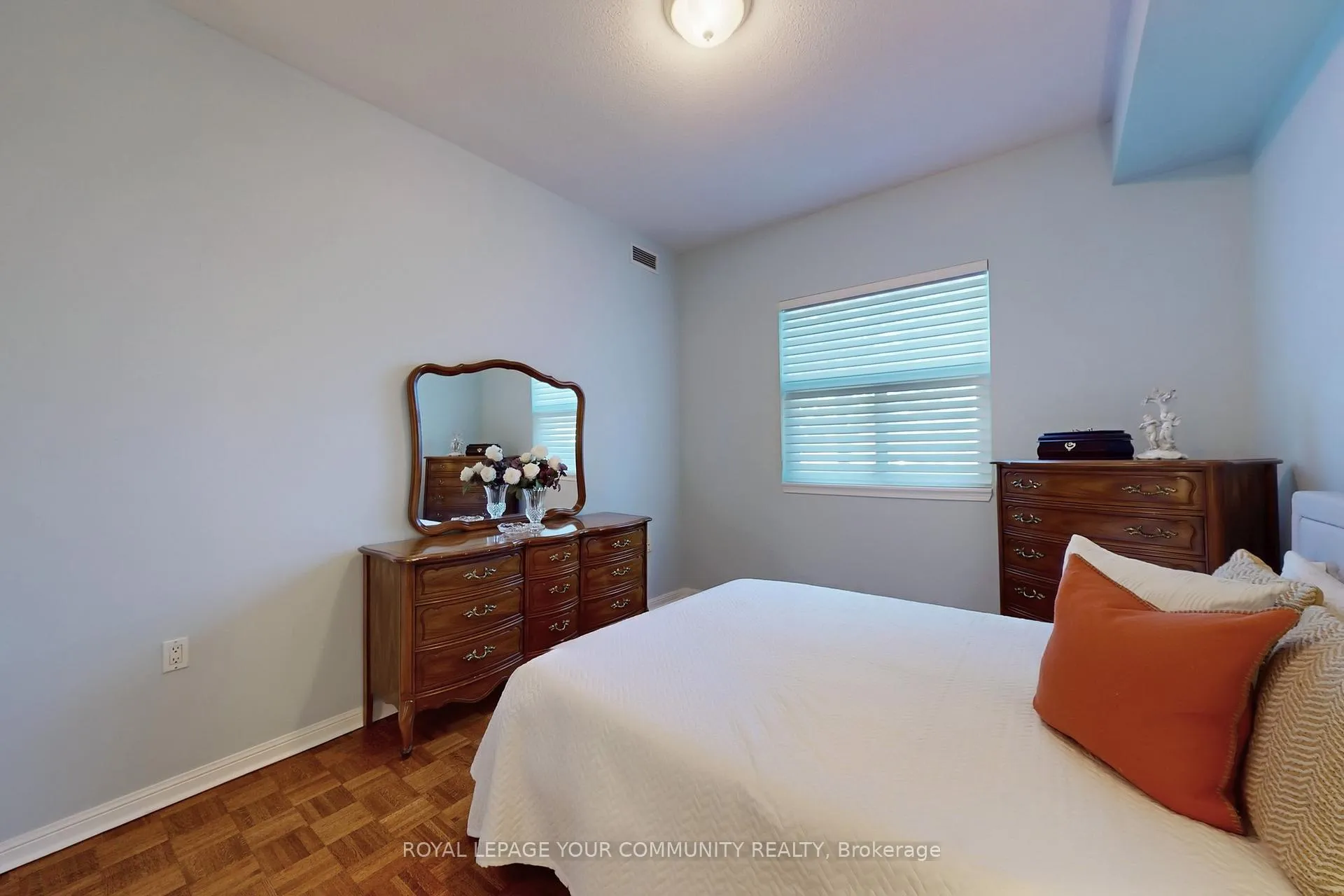 Photo 16 of Unit 114, 2502 Rutherford Road, Vaughan, Maple — HOMEH