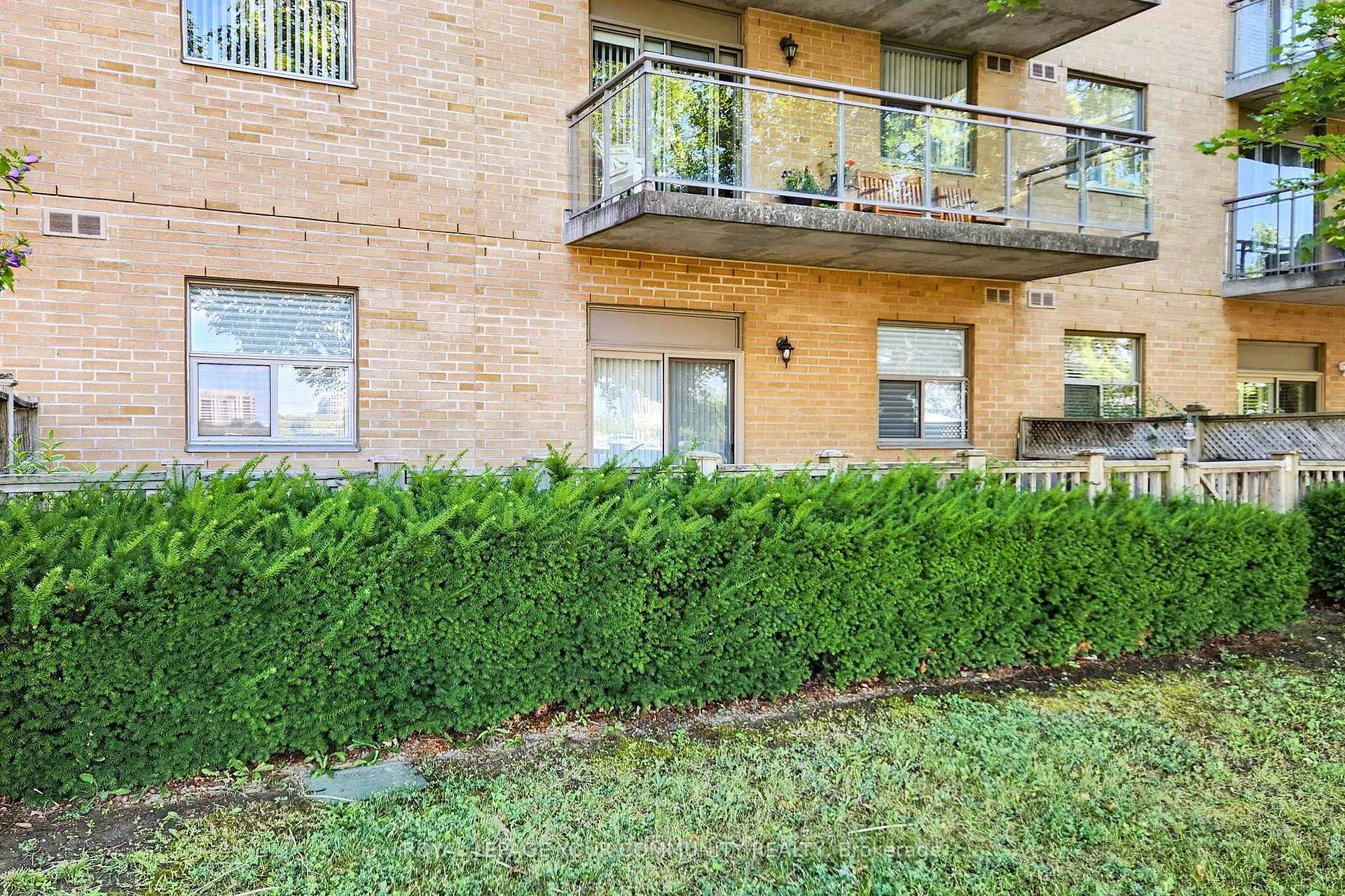 Photo 31 of Unit 114, 2502 Rutherford Road, Vaughan, Maple — HOMEH