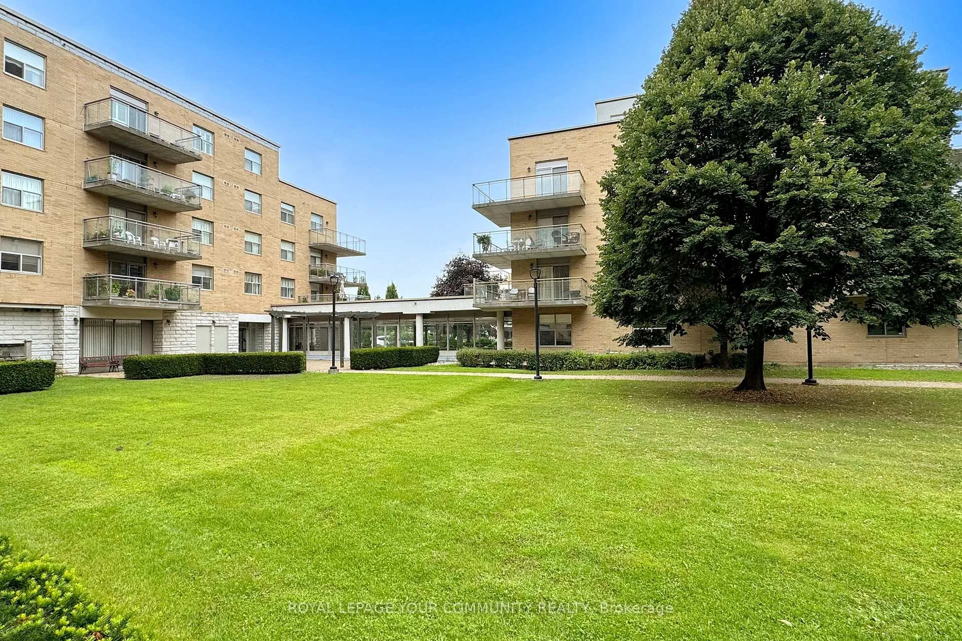 Photo 41 of Unit 114, 2502 Rutherford Road, Vaughan, Maple — HOMEH