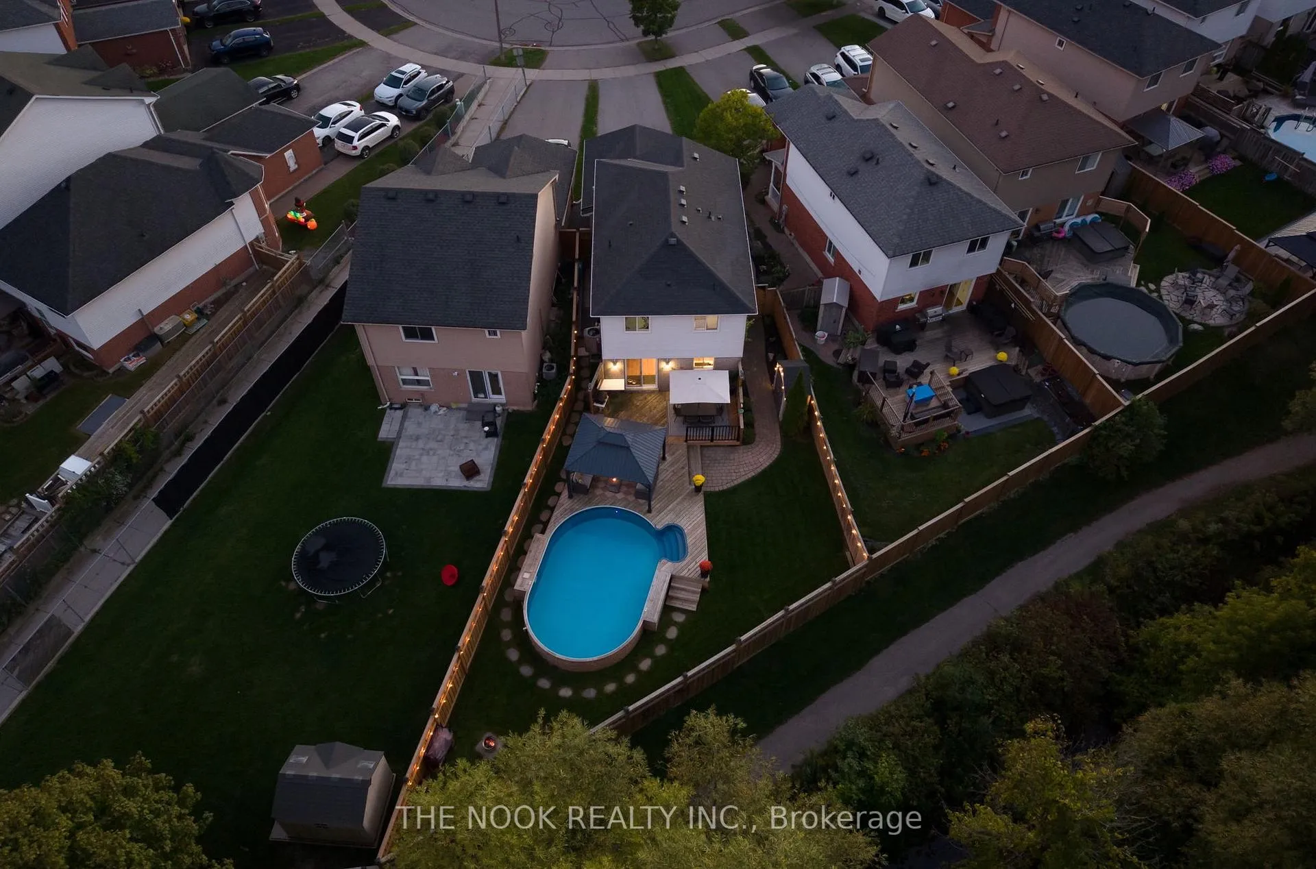 Photo 1 of 33 Abernethy Crescent, Clarington, Bowmanville — HOMEH