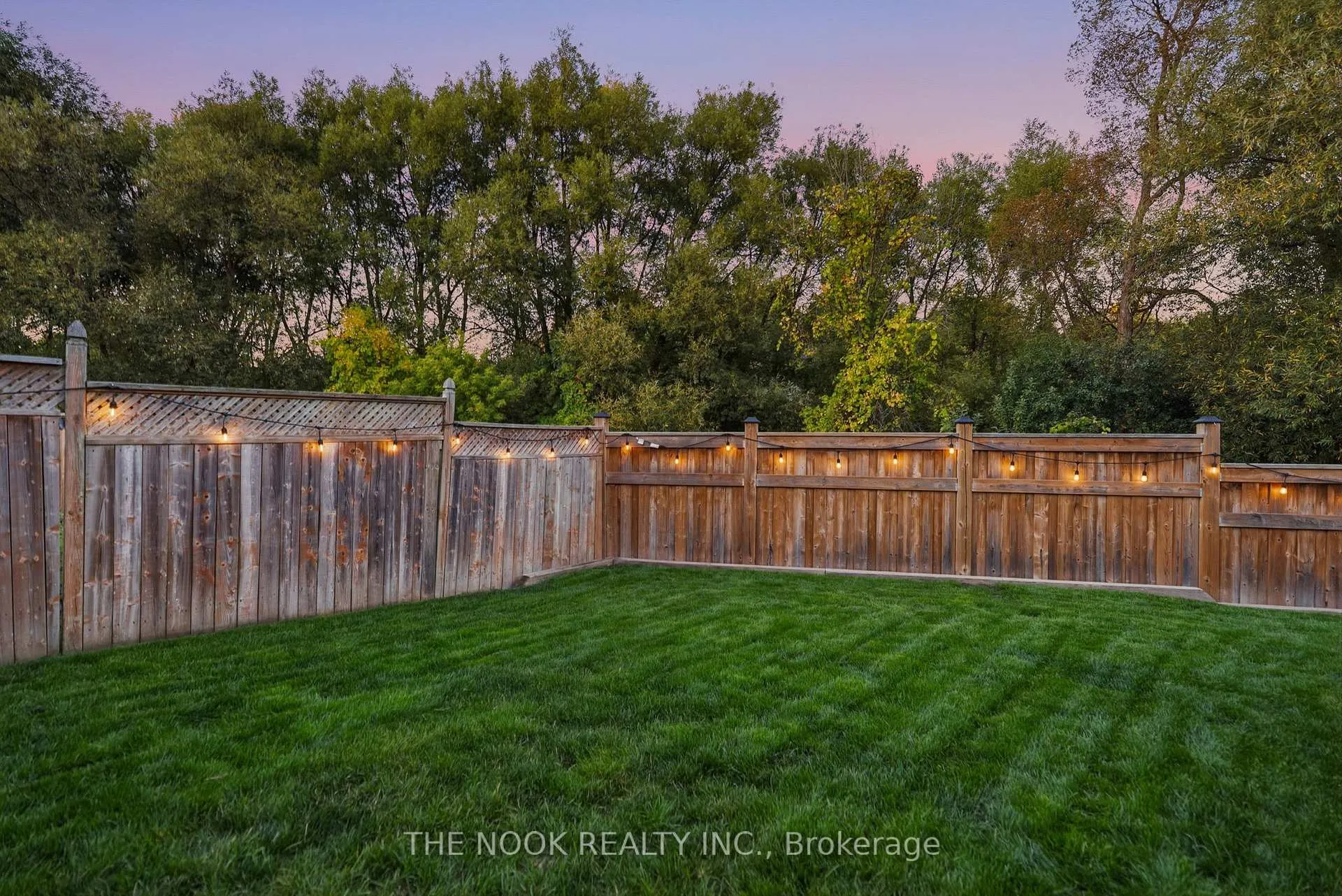 Photo 4 of 33 Abernethy Crescent, Clarington, Bowmanville — HOMEH