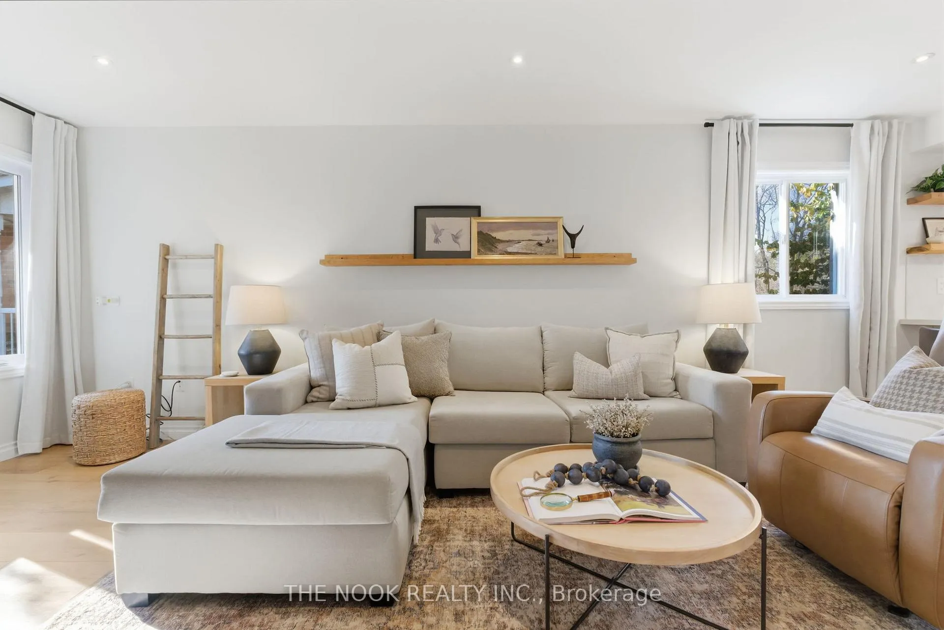 Photo 8 of 33 Abernethy Crescent, Clarington, Bowmanville — HOMEH