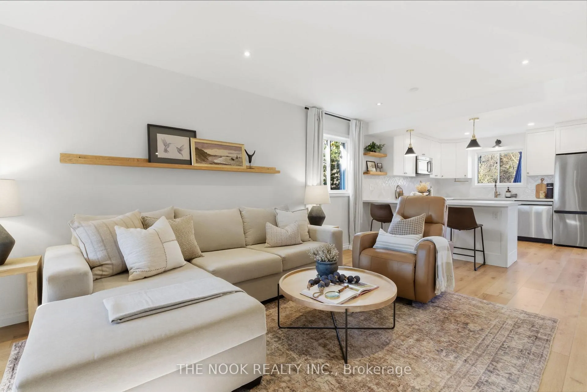 Photo 10 of 33 Abernethy Crescent, Clarington, Bowmanville — HOMEH