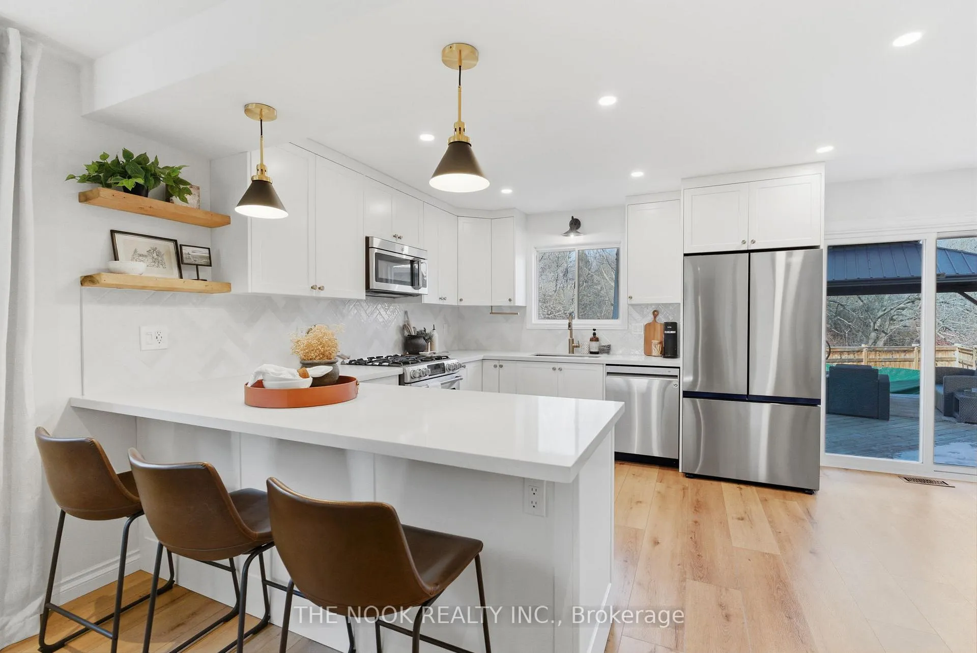 Photo 12 of 33 Abernethy Crescent, Clarington, Bowmanville — HOMEH