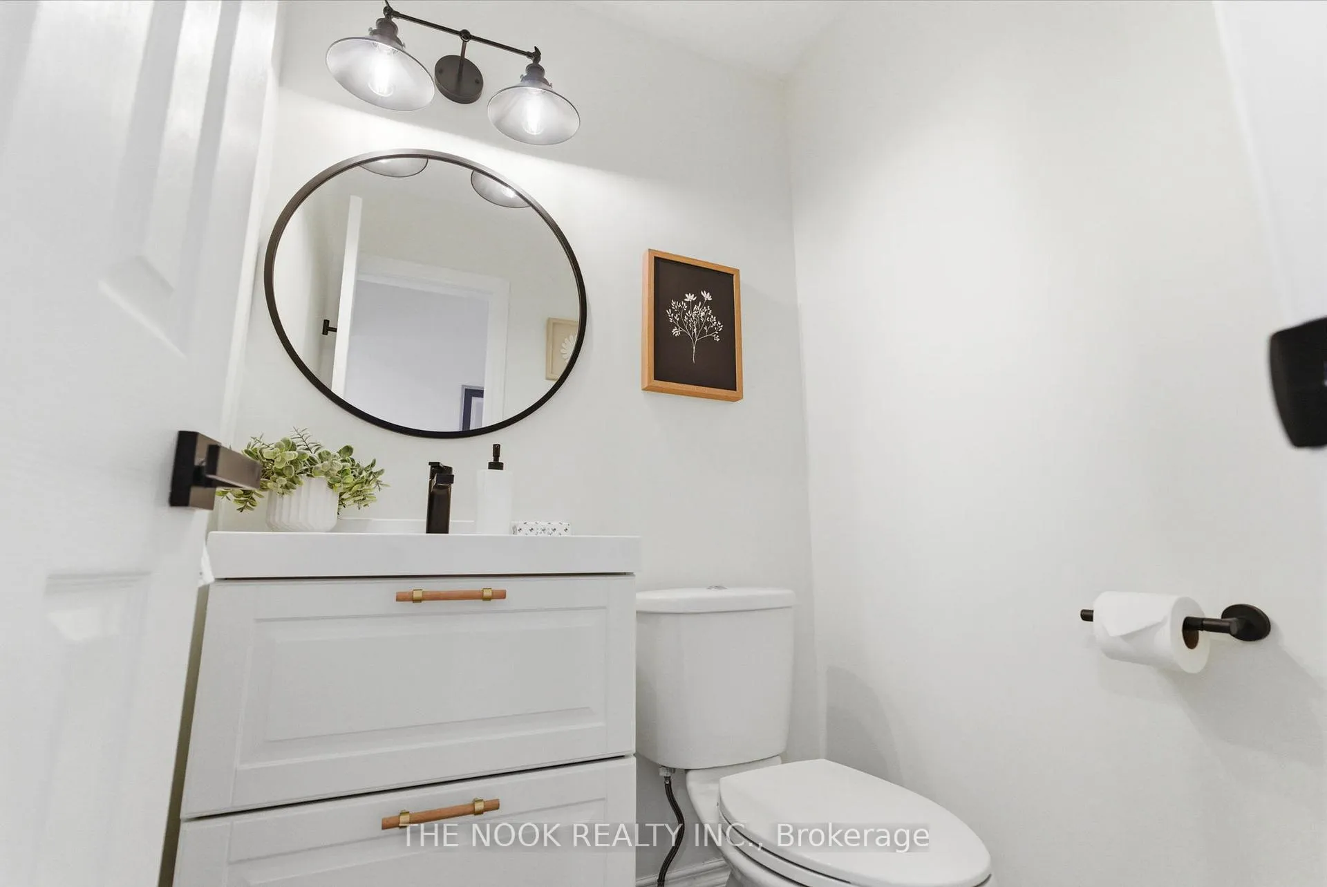 Photo 20 of 33 Abernethy Crescent, Clarington, Bowmanville — HOMEH
