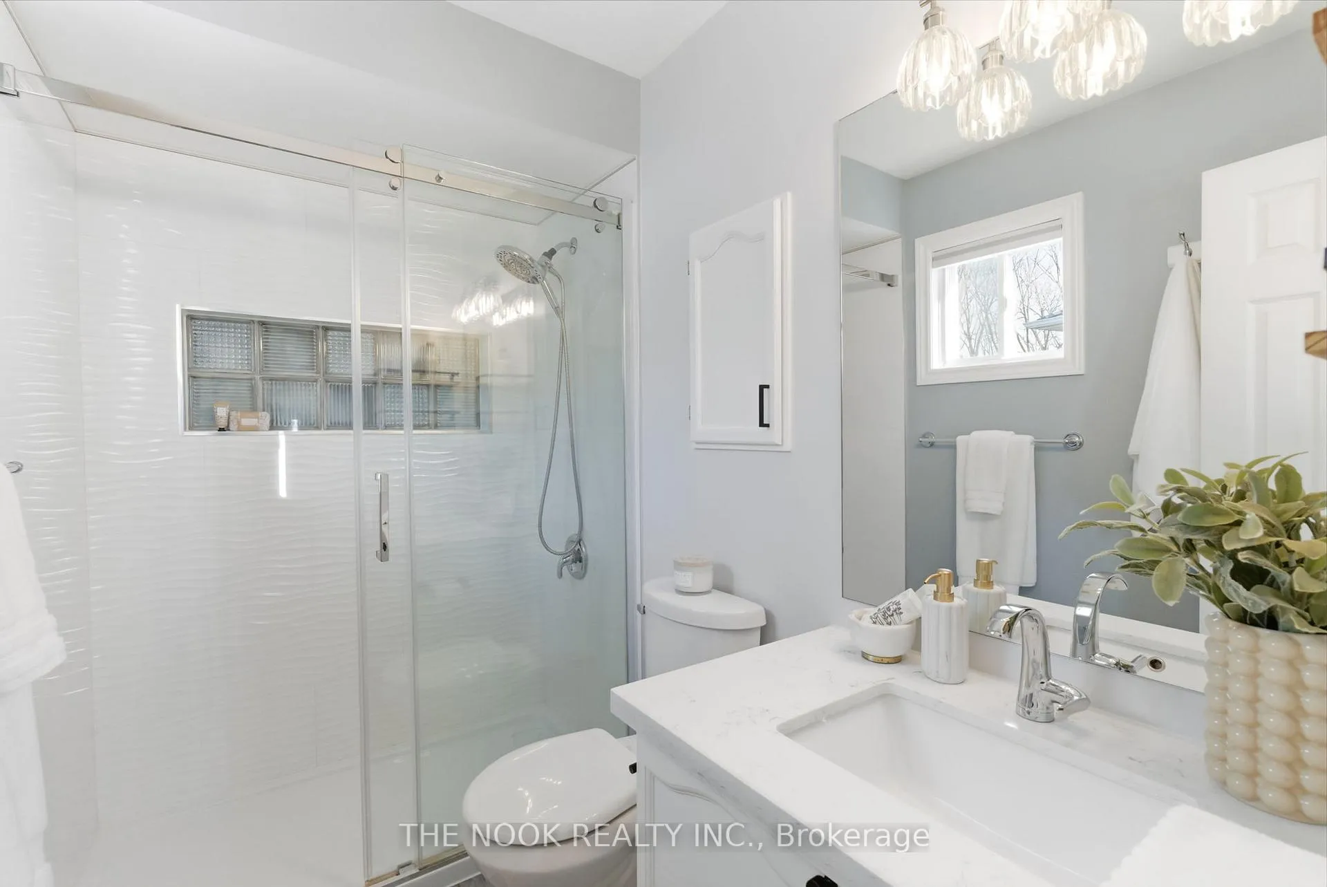 Photo 28 of 33 Abernethy Crescent, Clarington, Bowmanville — HOMEH