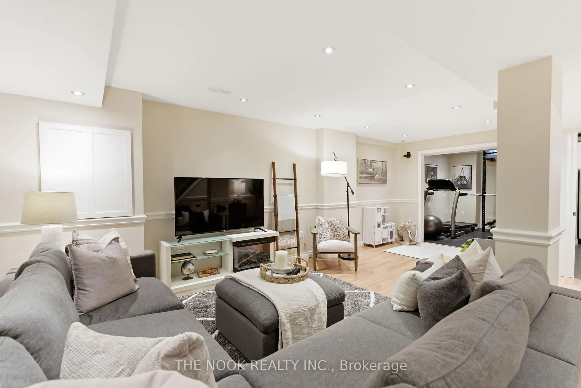 Photo 36 of 33 Abernethy Crescent, Clarington, Bowmanville — HOMEH