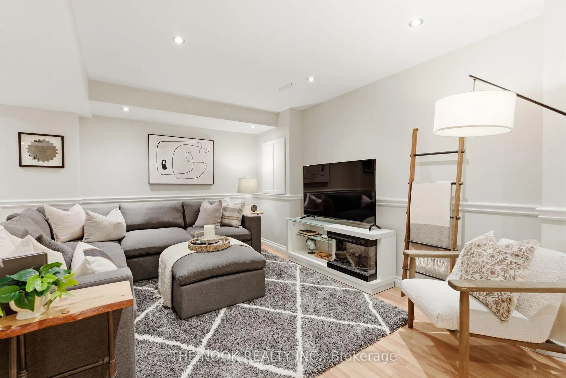 Photo 37 of 33 Abernethy Crescent, Clarington, Bowmanville — HOMEH