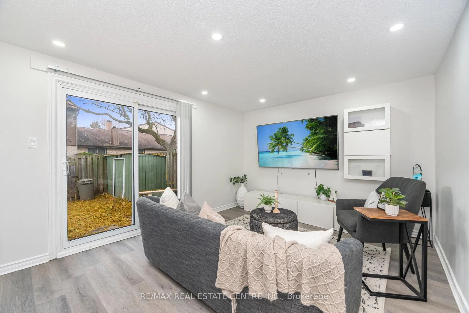 Photo 9 of Unit 23, 215 Glamis Road, Cambridge — HOMEH